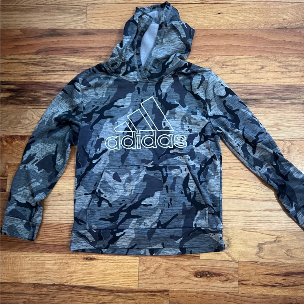 Boys Adidas hoodie (size M)
